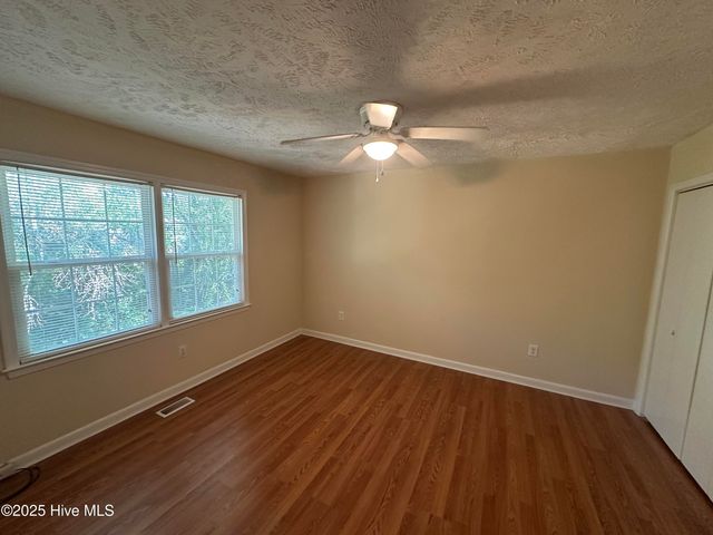 422 E Leonard Street B, Southport, NC 28461