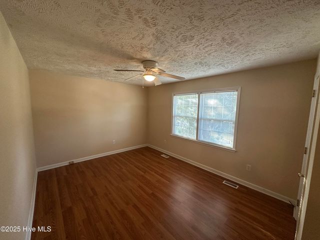 422 E Leonard Street B, Southport, NC 28461