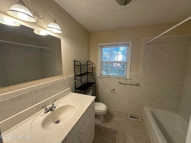 422 E Leonard Street B, Southport, NC 28461