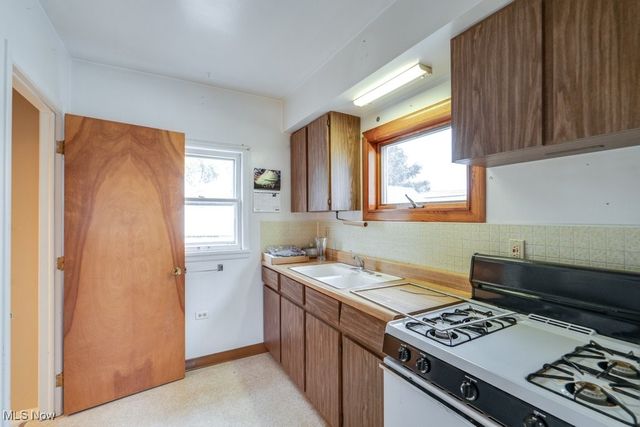 24681 Aurora Road, Bedford Heights, OH 44146