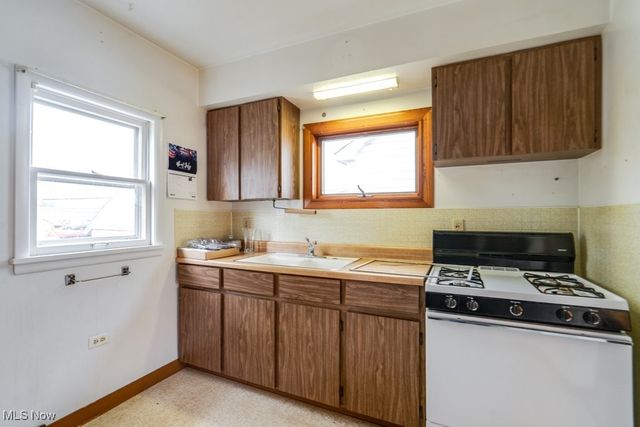 24681 Aurora Road, Bedford Heights, OH 44146