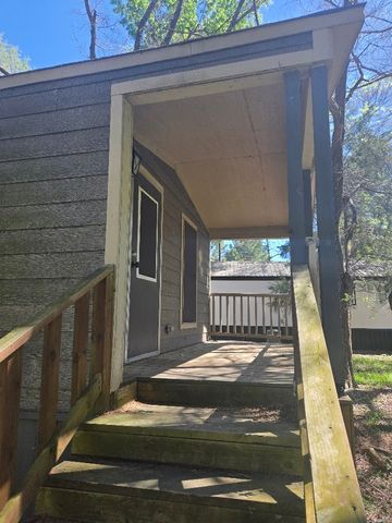 174 Maple Avenue, Streetman, TX 75859