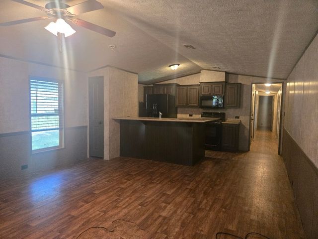 174 Maple Avenue, Streetman, TX 75859