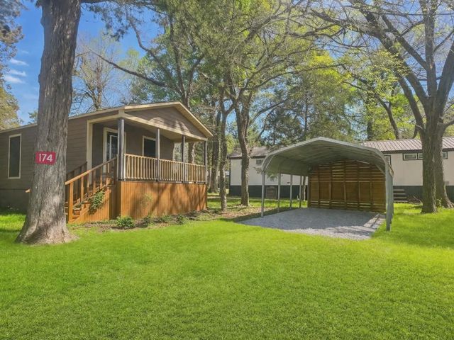 174 Maple Avenue, Streetman, TX 75859