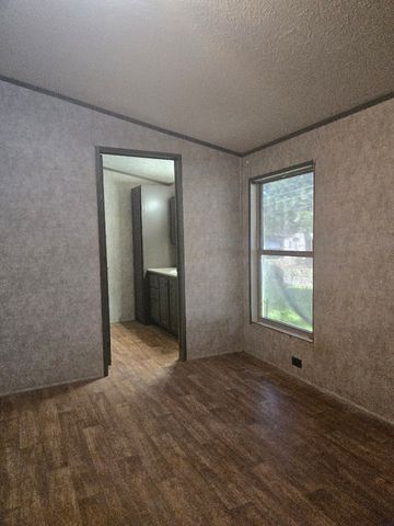 174 Maple Avenue, Streetman, TX 75859