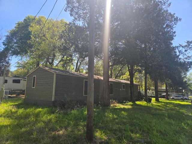 174 Maple Avenue, Streetman, TX 75859