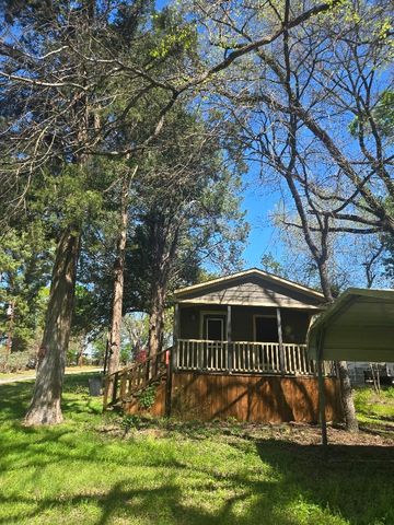 174 Maple Avenue, Streetman, TX 75859