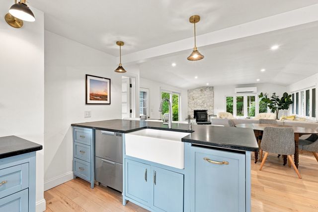 5 Pine St, South Hadley, MA 01075