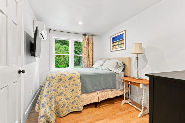 5 Pine St, South Hadley, MA 01075