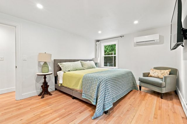 5 Pine St, South Hadley, MA 01075