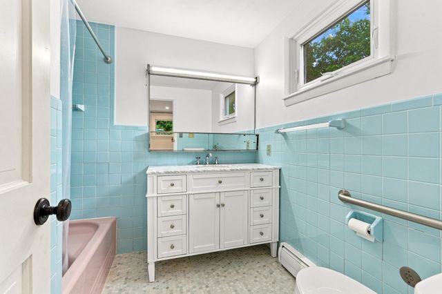 5 Pine St, South Hadley, MA 01075