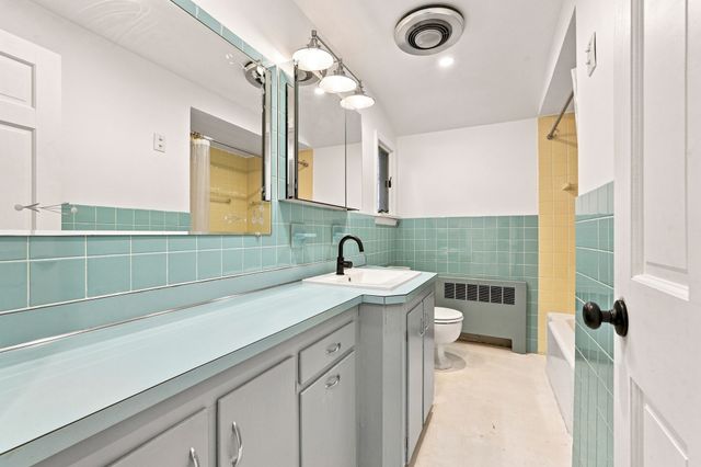 5 Pine St, South Hadley, MA 01075