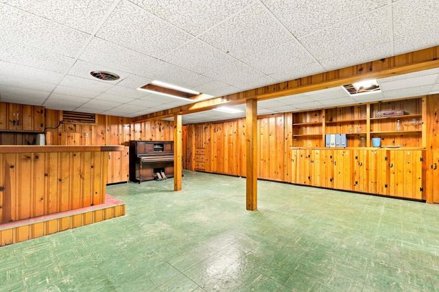 5 Pine St, South Hadley, MA 01075