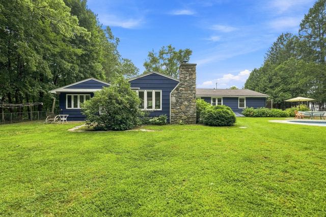 5 Pine St, South Hadley, MA 01075
