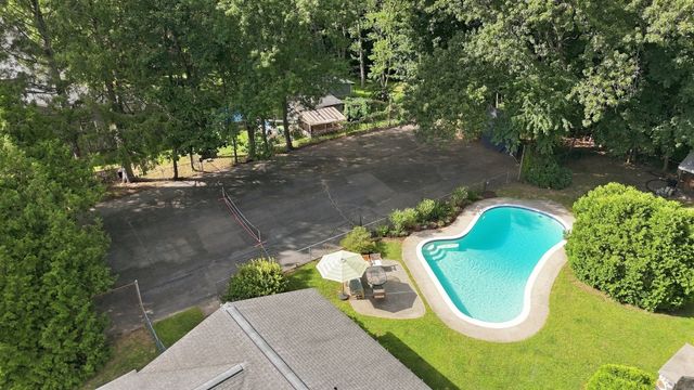 5 Pine St, South Hadley, MA 01075