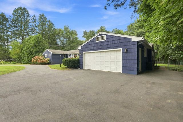 5 Pine St, South Hadley, MA 01075