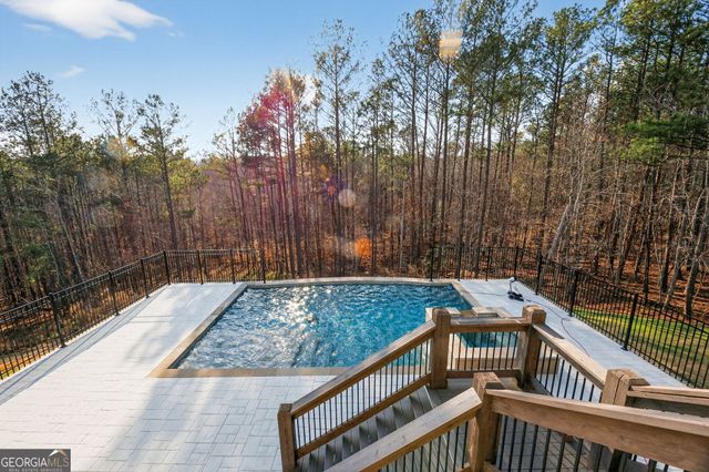 615 Forest Pointe Drive, Forsyth, GA 31029