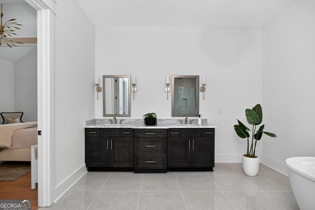 615 Forest Pointe Drive, Forsyth, GA 31029