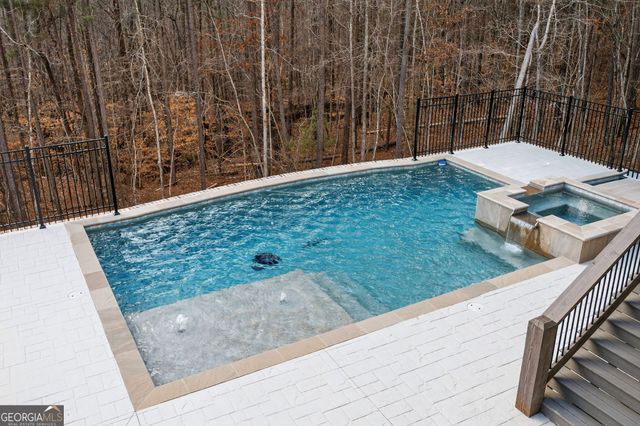 615 Forest Pointe Drive, Forsyth, GA 31029