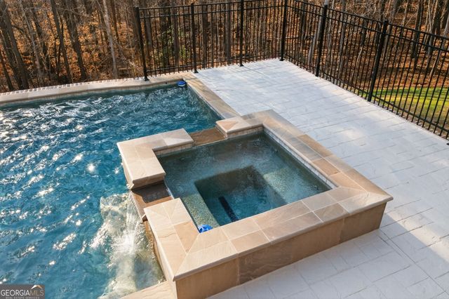 615 Forest Pointe Drive, Forsyth, GA 31029