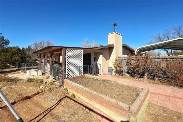 3312 Avenida Del Oro, Santa Fe, NM 87507