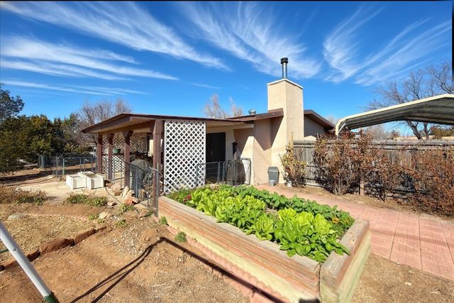 3312 Avenida Del Oro, Santa Fe, NM 87507
