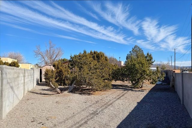 3312 Avenida Del Oro, Santa Fe, NM 87507