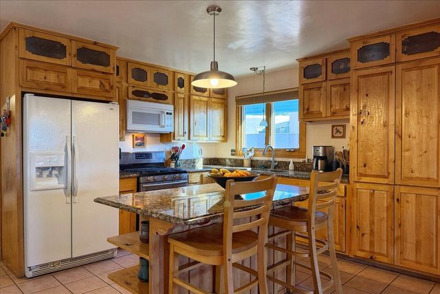 3312 Avenida Del Oro, Santa Fe, NM 87507