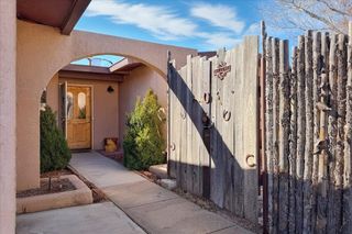 3312 Avenida Del Oro, Santa Fe, NM 87507