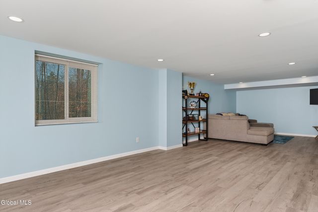 15 Linden Court, Ballston, NY 12019