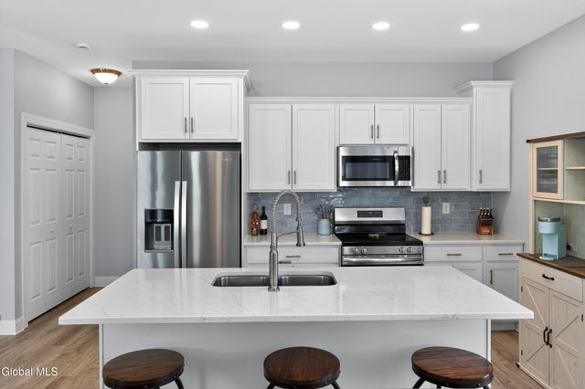 15 Linden Court, Ballston, NY 12019