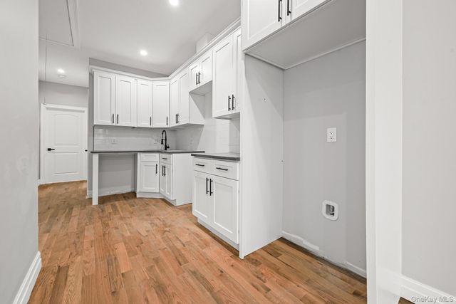 160-15 118th Road, Jamaica South, NY 11434