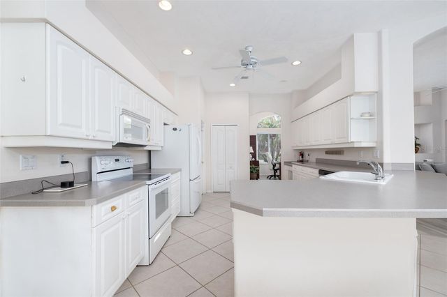 100 PARADISE VALLEY COURT, Daytona Beach, FL 32114