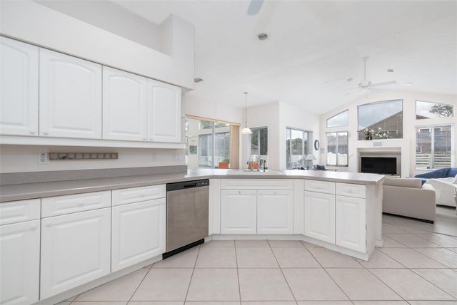 100 PARADISE VALLEY COURT, Daytona Beach, FL 32114