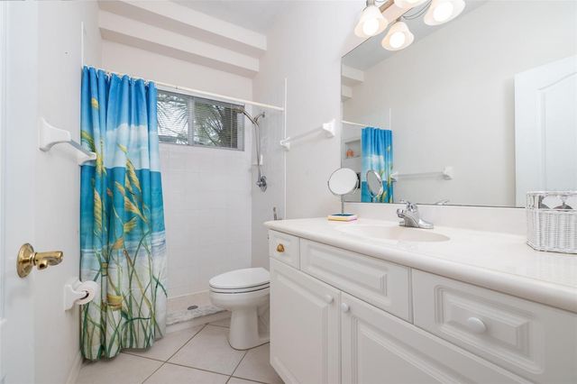100 PARADISE VALLEY COURT, Daytona Beach, FL 32114