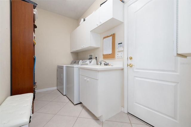 100 PARADISE VALLEY COURT, Daytona Beach, FL 32114