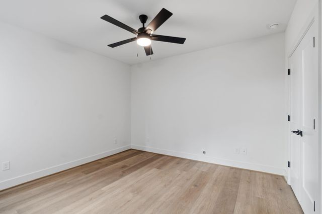 1140 W 16th Street, Houston, TX 77008
