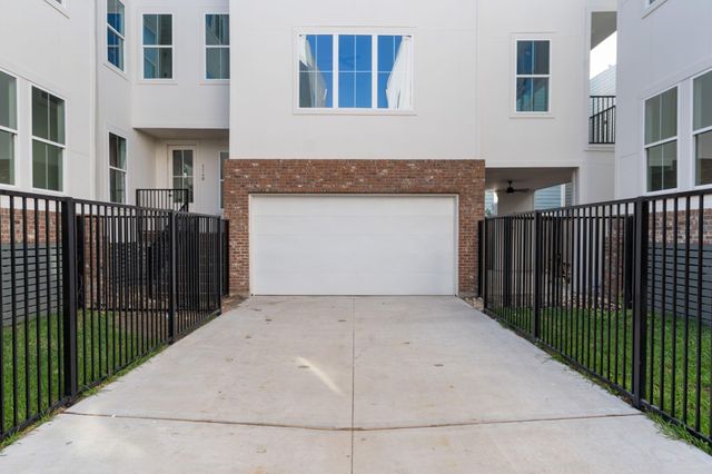 1140 W 16th Street, Houston, TX 77008