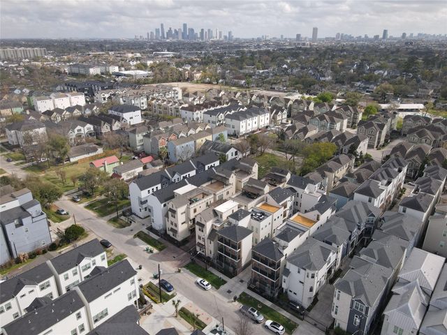 1140 W 16th Street, Houston, TX 77008