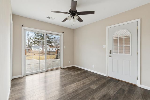 3808 15th Street B, Moline, IL 61265