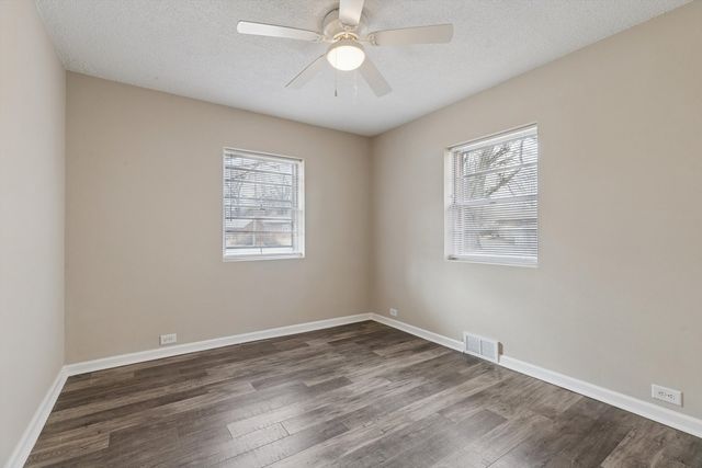 3808 15th Street B, Moline, IL 61265