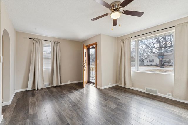 3808 15th Street B, Moline, IL 61265