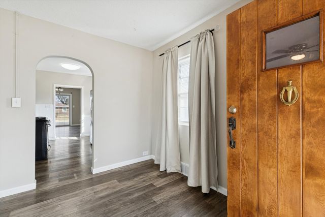 3808 15th Street B, Moline, IL 61265