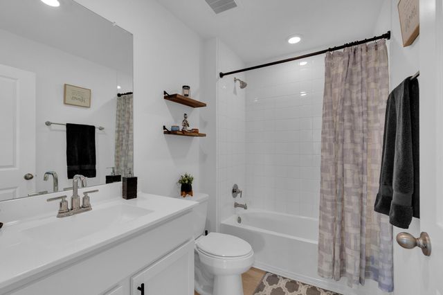 668 Lake Sweetwater LN, Buda, TX 78610