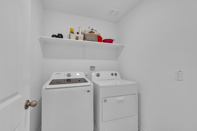 668 Lake Sweetwater LN, Buda, TX 78610