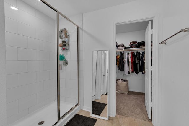 668 Lake Sweetwater LN, Buda, TX 78610