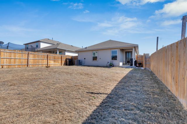 668 Lake Sweetwater LN, Buda, TX 78610