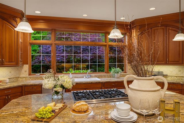 24838 NE 20th Street, Sammamish, WA 98074