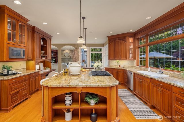 24838 NE 20th Street, Sammamish, WA 98074