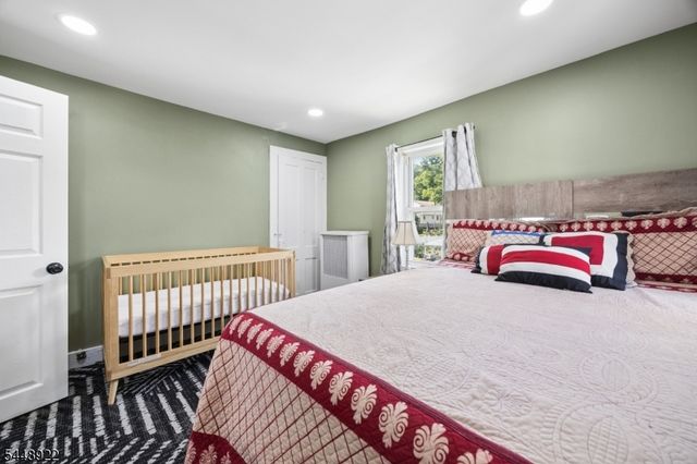 26 Liberty St, Dover Town, NJ 07801